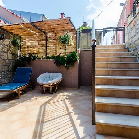House Lazar Vikendica *